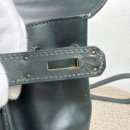 Hermès Kelly 32 Retourné – Vert Foncé Box Calf Leder mit Gold Hardware