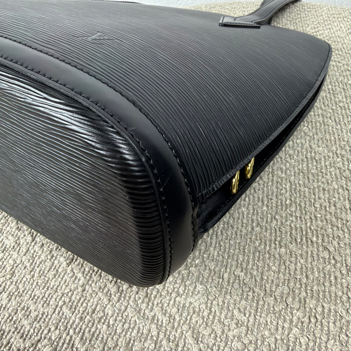Louis Vuitton Lussac – Epi Leder Schwarz