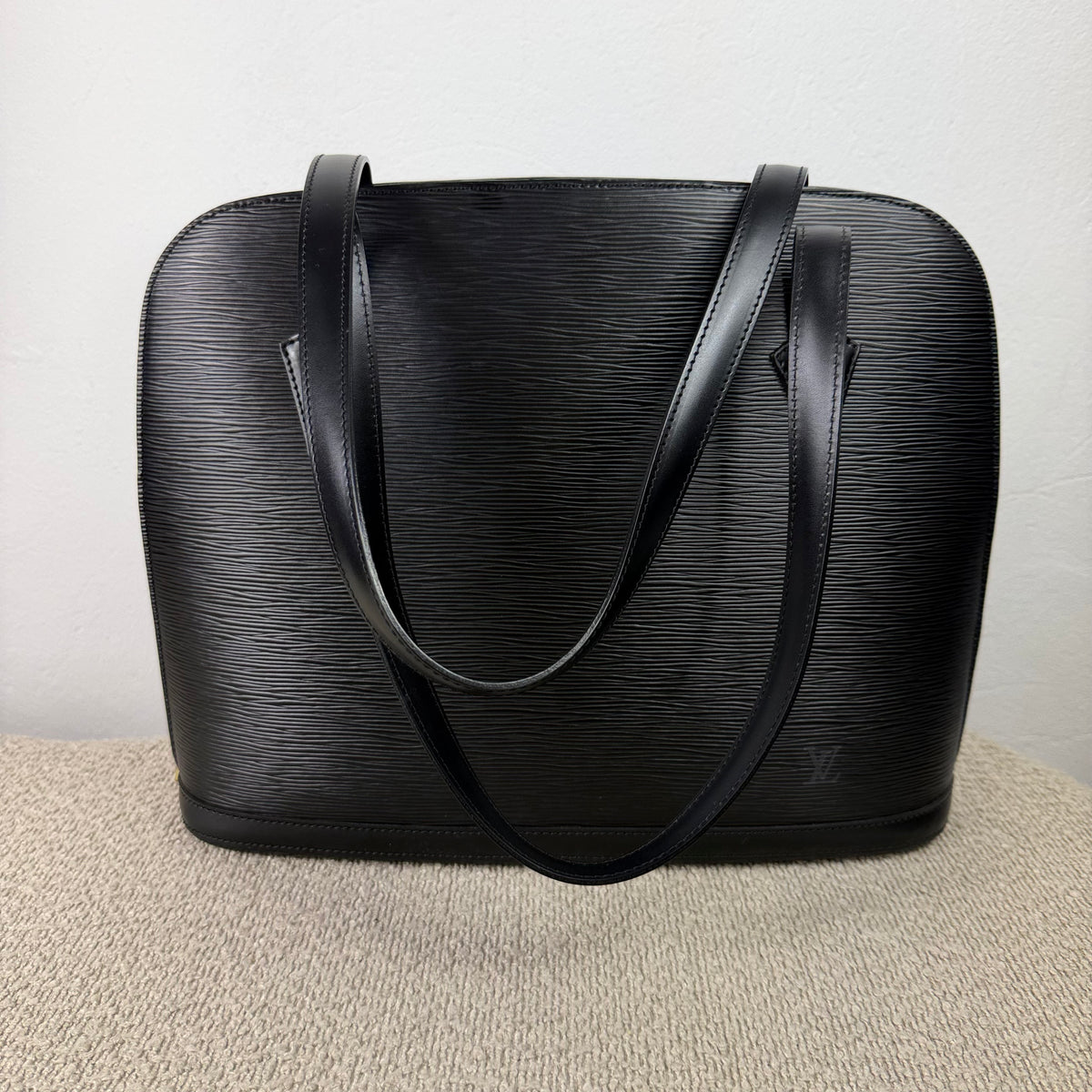 Louis Vuitton Lussac – Epi Leder Schwarz