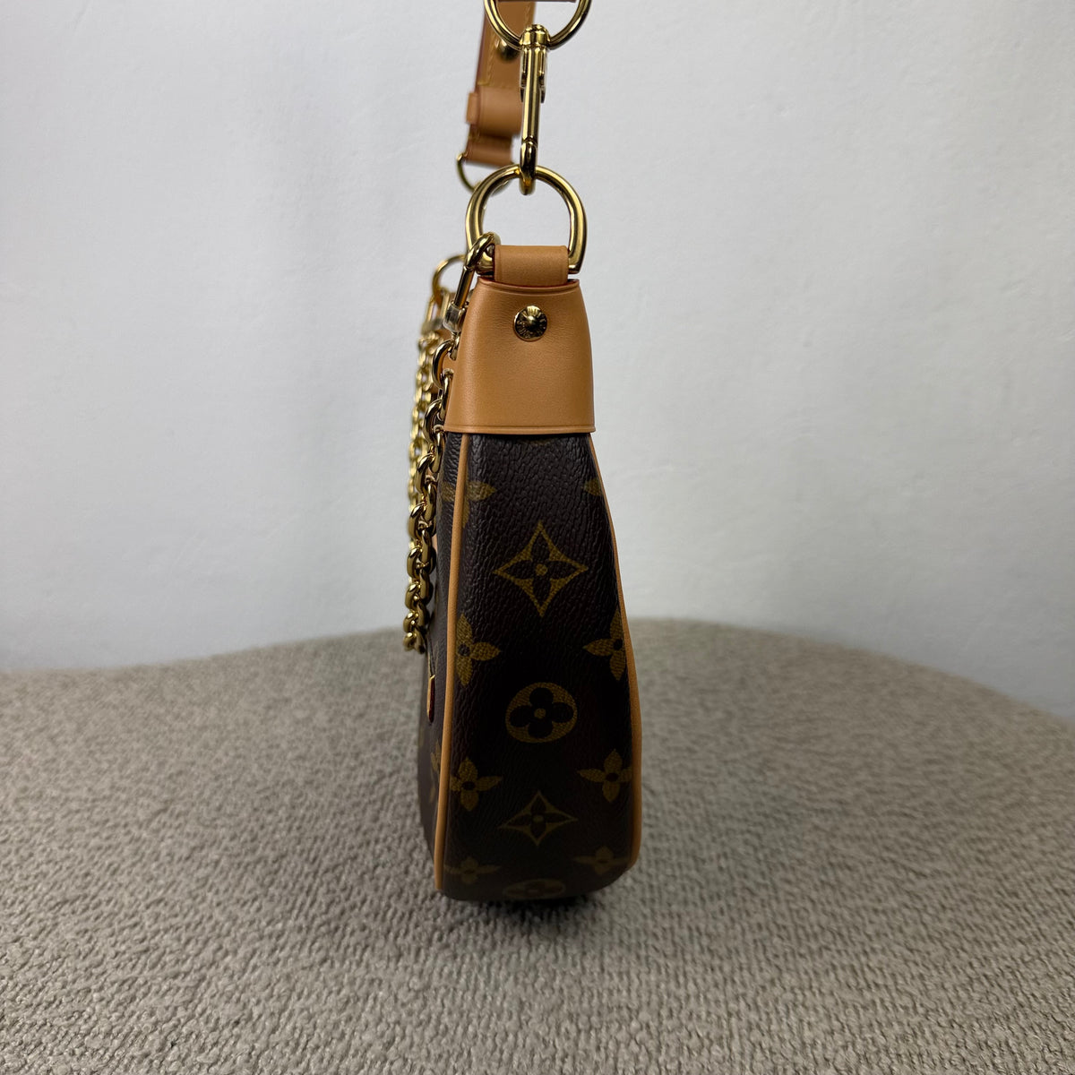 Louis Vuitton Loop – Monogram Canvas