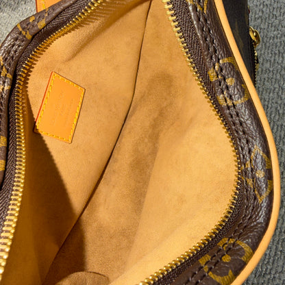 Louis Vuitton Loop – Monogram Canvas