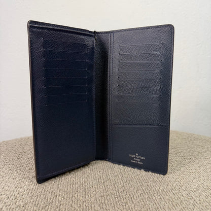 Louis Vuitton Brazza Geldbörse – Epi Leder Dunkelblau