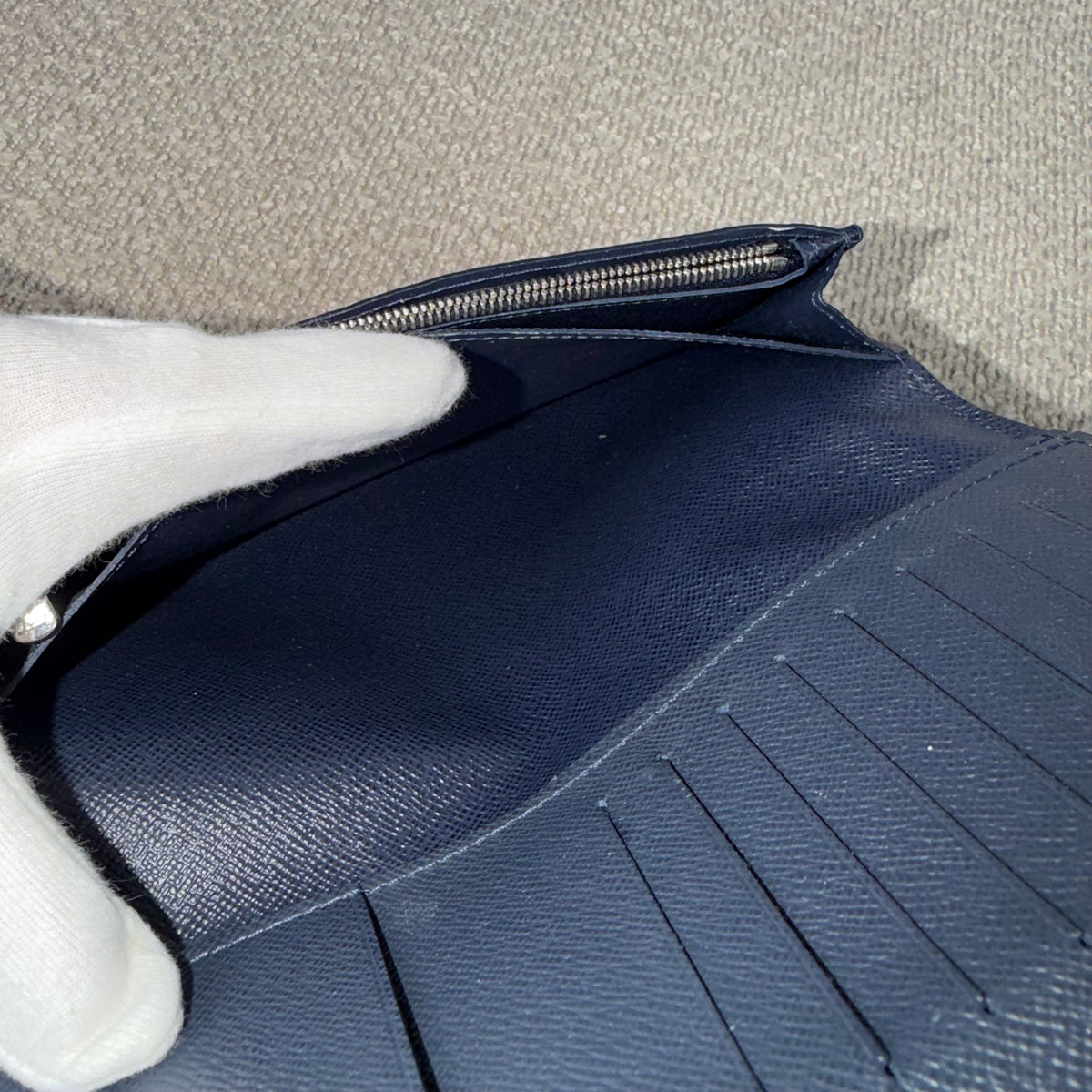 Louis Vuitton Brazza Geldbörse – Epi Leder Dunkelblau
