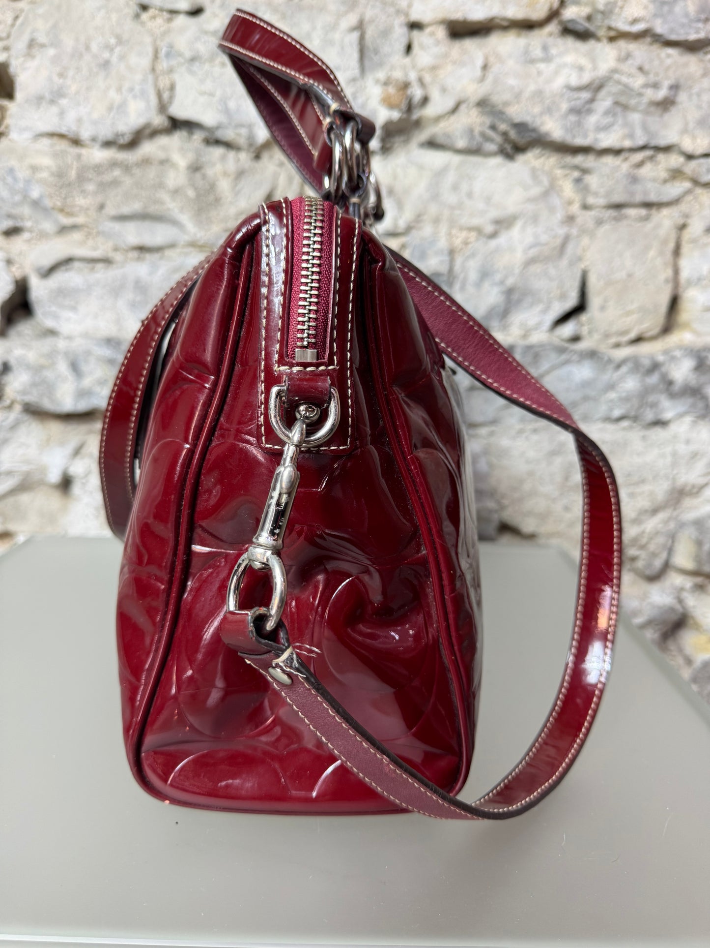 Coach Signature Bordeaux Lackleder Handtasche