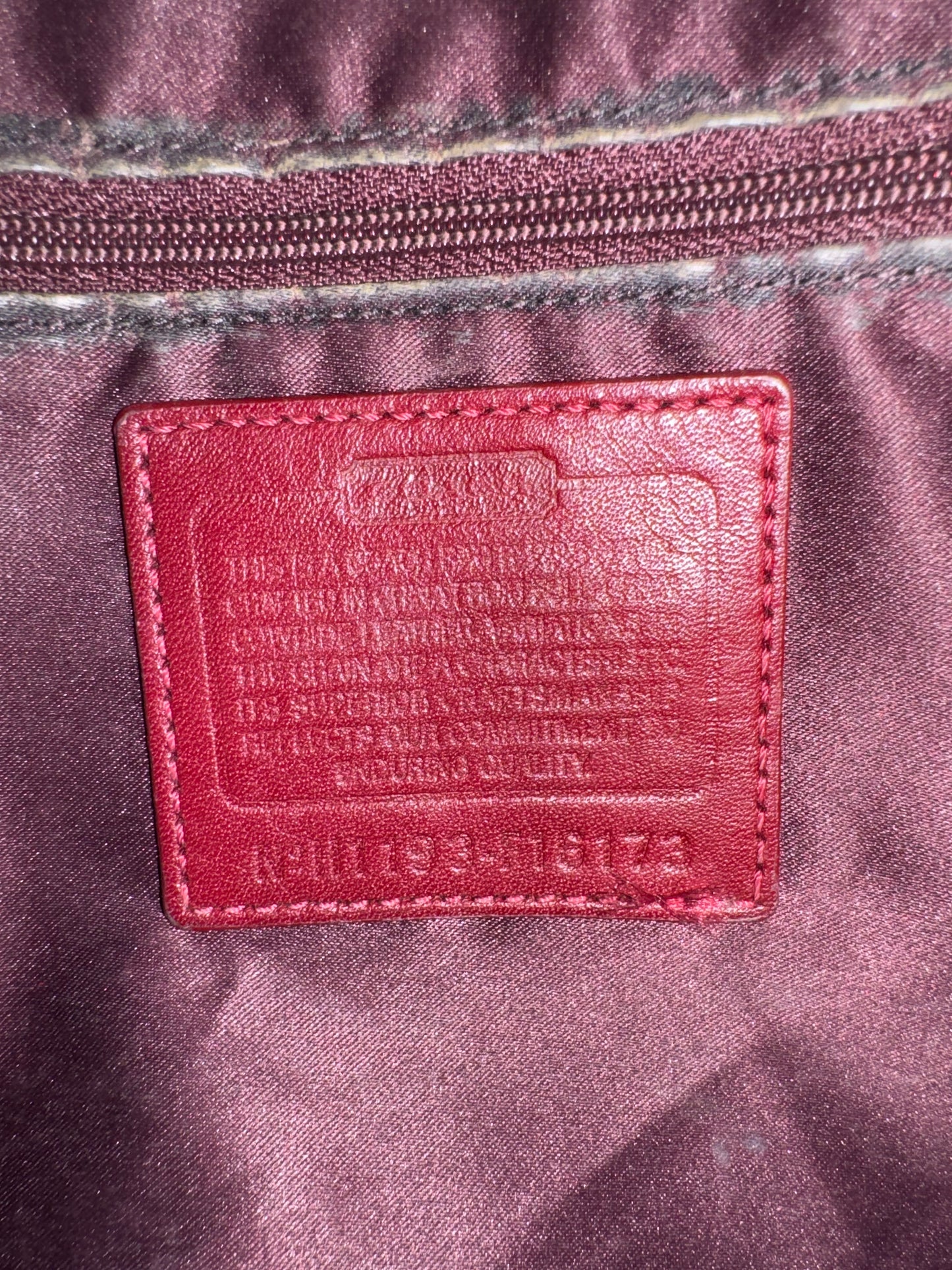 Coach Signature Bordeaux Lackleder Handtasche