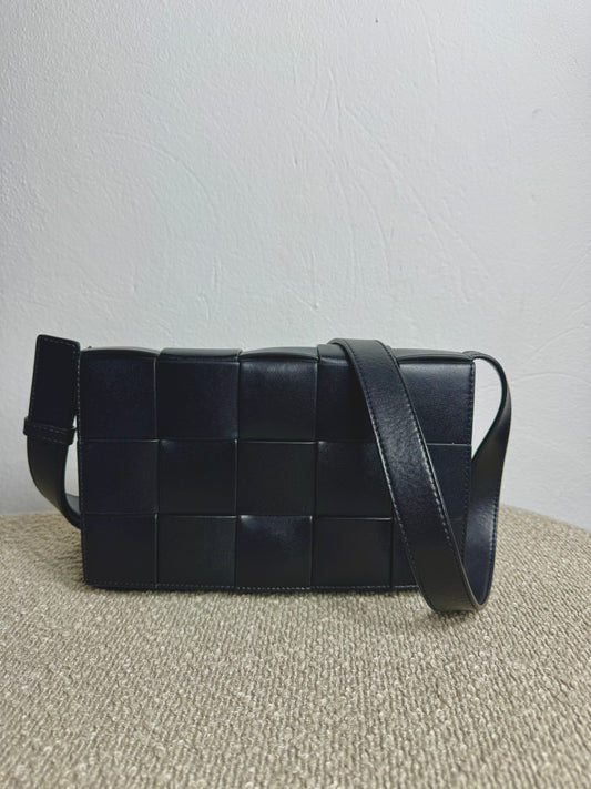 Bottega Veneta Cassette – Schwarz