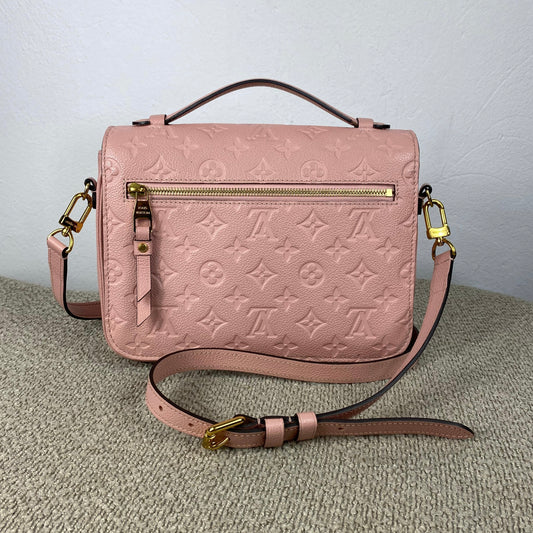 Louis Vuitton Pochette Métis – Monogram Empreinte Leder Rosé