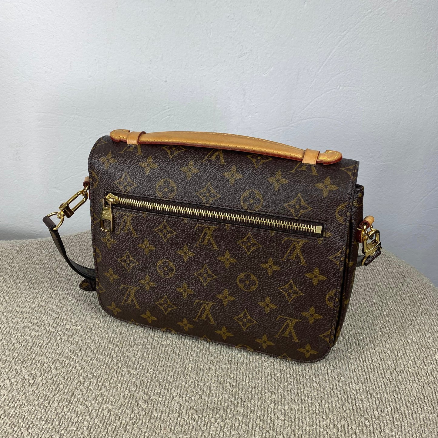 Louis Vuitton Pochette Métis – Monogram Canvas
