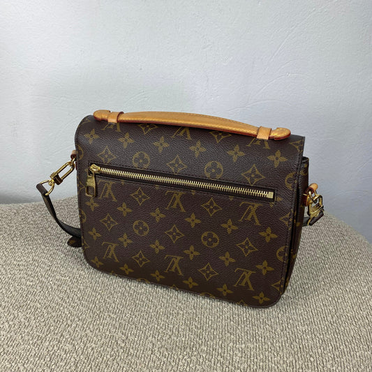 Louis Vuitton Pochette Métis – Monogram Canvas