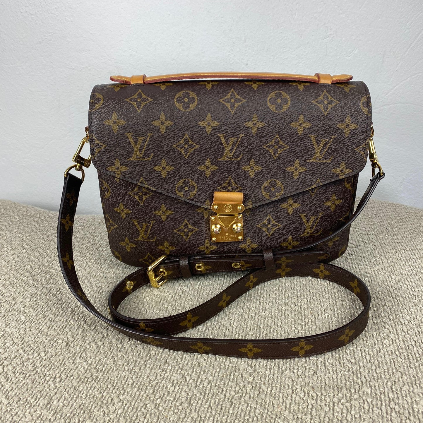 Louis Vuitton Pochette Métis – Monogram Canvas