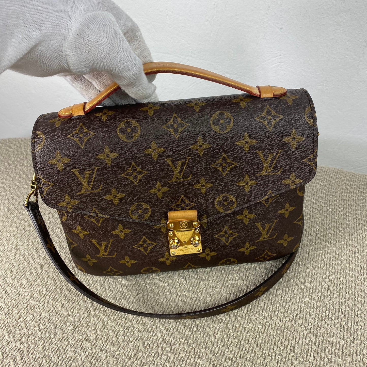 Louis Vuitton Pochette Métis – Monogram Canvas