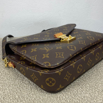 Louis Vuitton Pochette Métis – Monogram Canvas