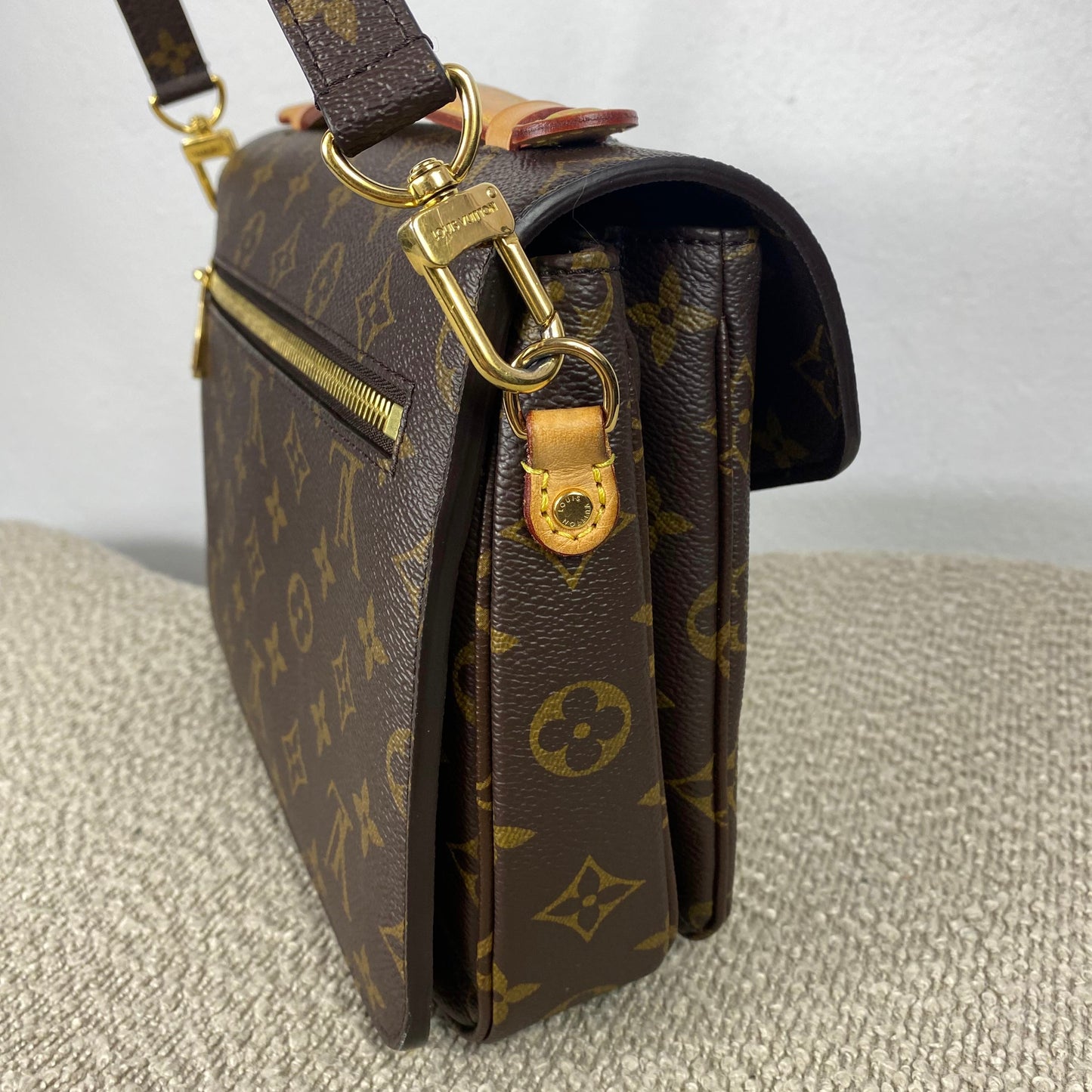 Louis Vuitton Pochette Métis – Monogram Canvas