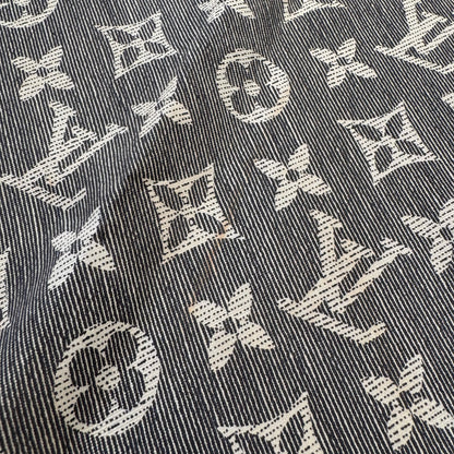 Louis Vuitton Carré 90 Monogram Seidentuch