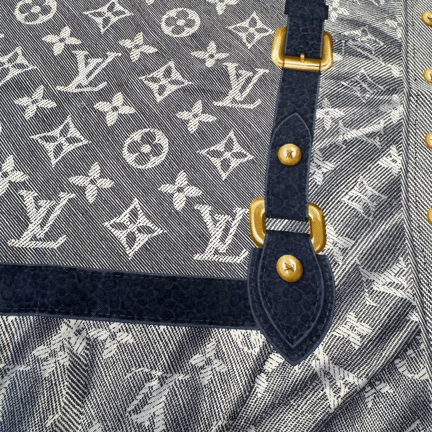 Louis Vuitton Carré 90 Monogram Seidentuch