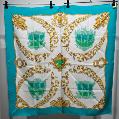 Hermès Carré 90 Seidenschal "Carrosses d'Or" – Türkis/Gold/Weiß – Vintage