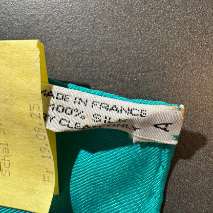 Hermès Carré 90 Seidenschal "Carrosses d'Or" – Türkis/Gold/Weiß – Vintage