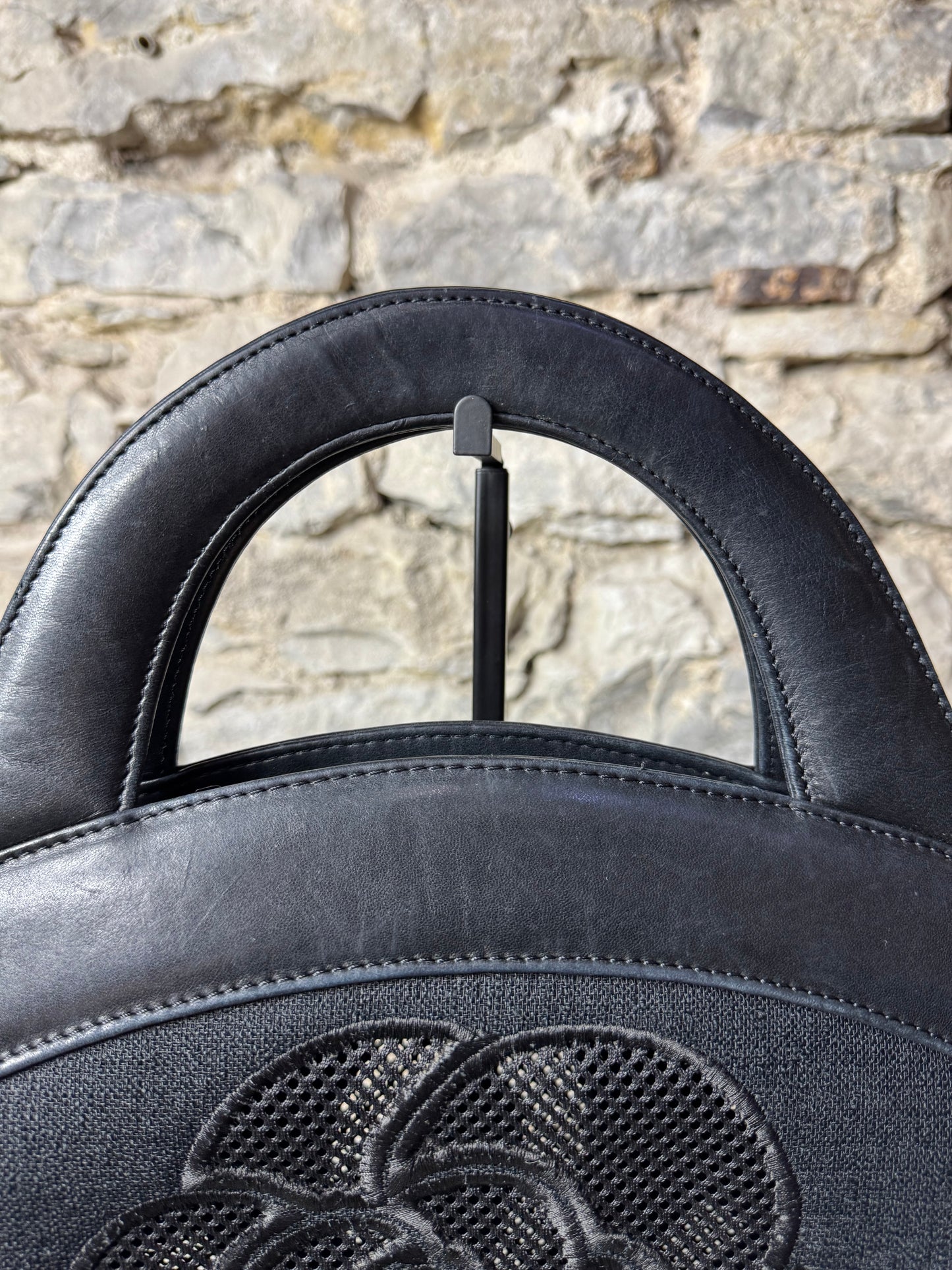 Chanel Tragetasche aus Leinen und Leder – Schwarz