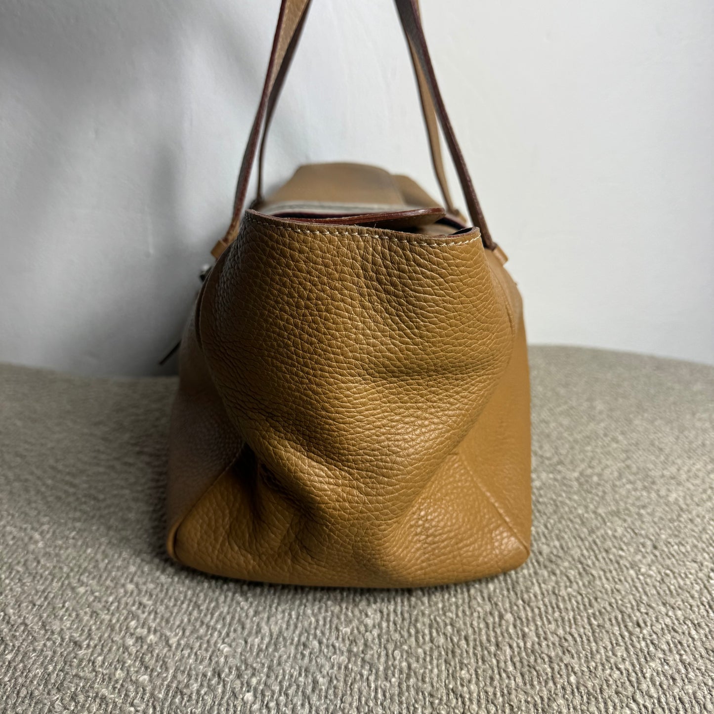 Sac en cuir souple Burberry – Veau grainé avec bandoulière Icon Stripe
