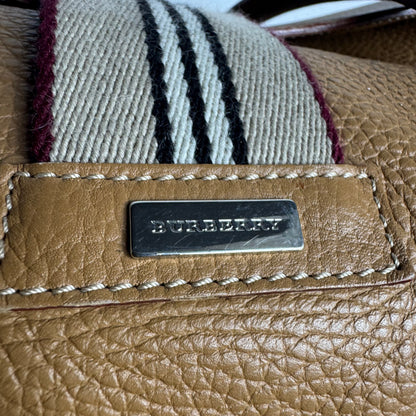 Sac en cuir souple Burberry – Veau grainé avec bandoulière Icon Stripe