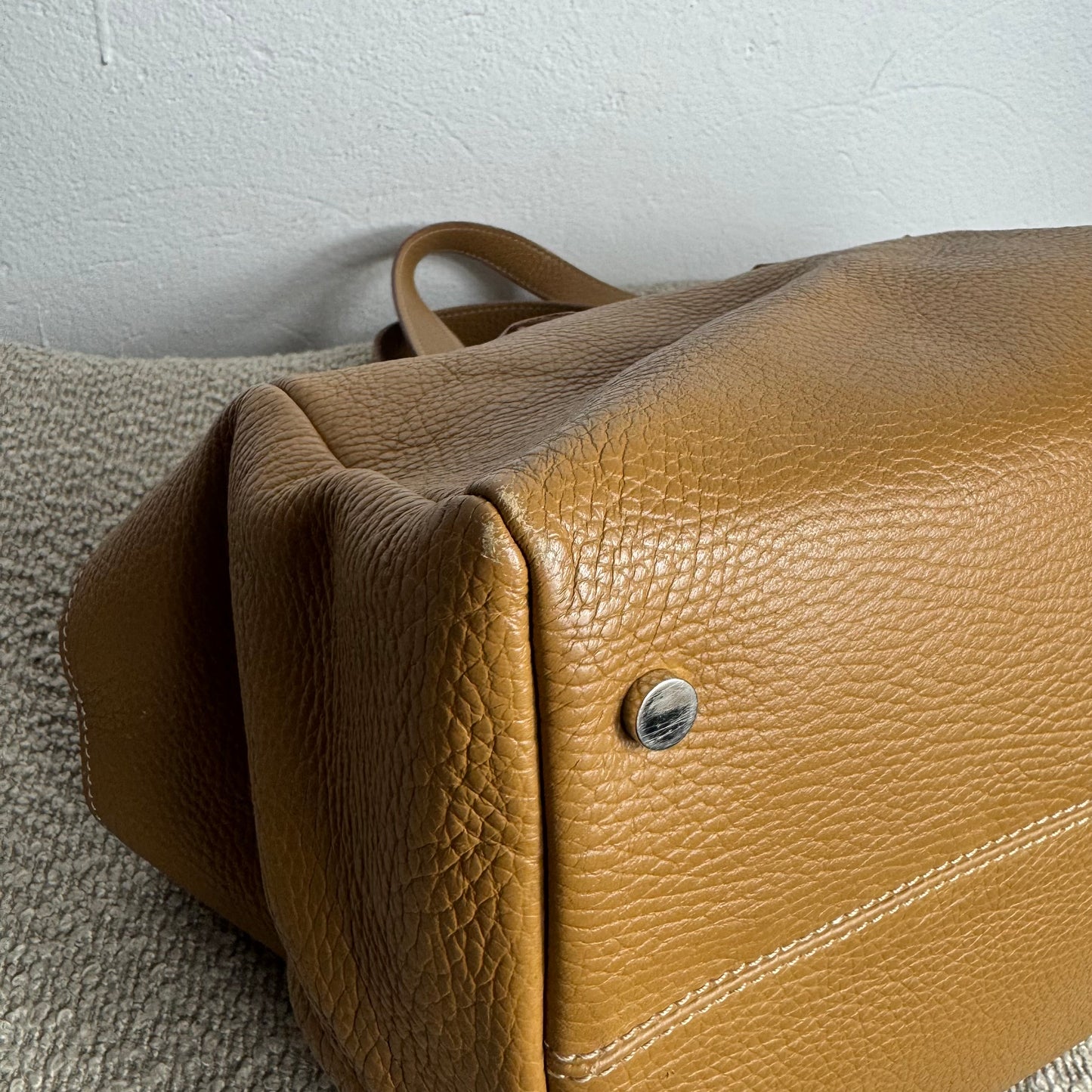 Sac en cuir souple Burberry – Veau grainé avec bandoulière Icon Stripe