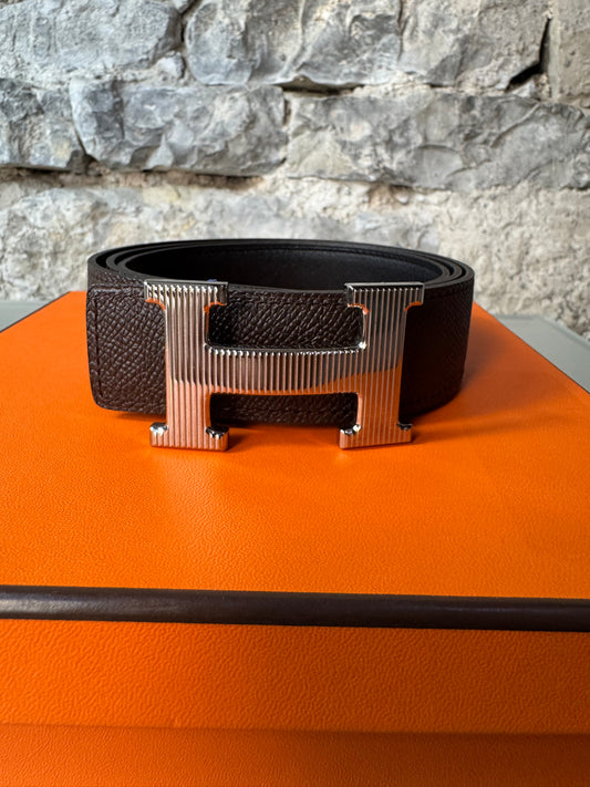Hermès Boucle de Ceinture H Striée &amp; Cuir de Ceinture Réversible 90 cm