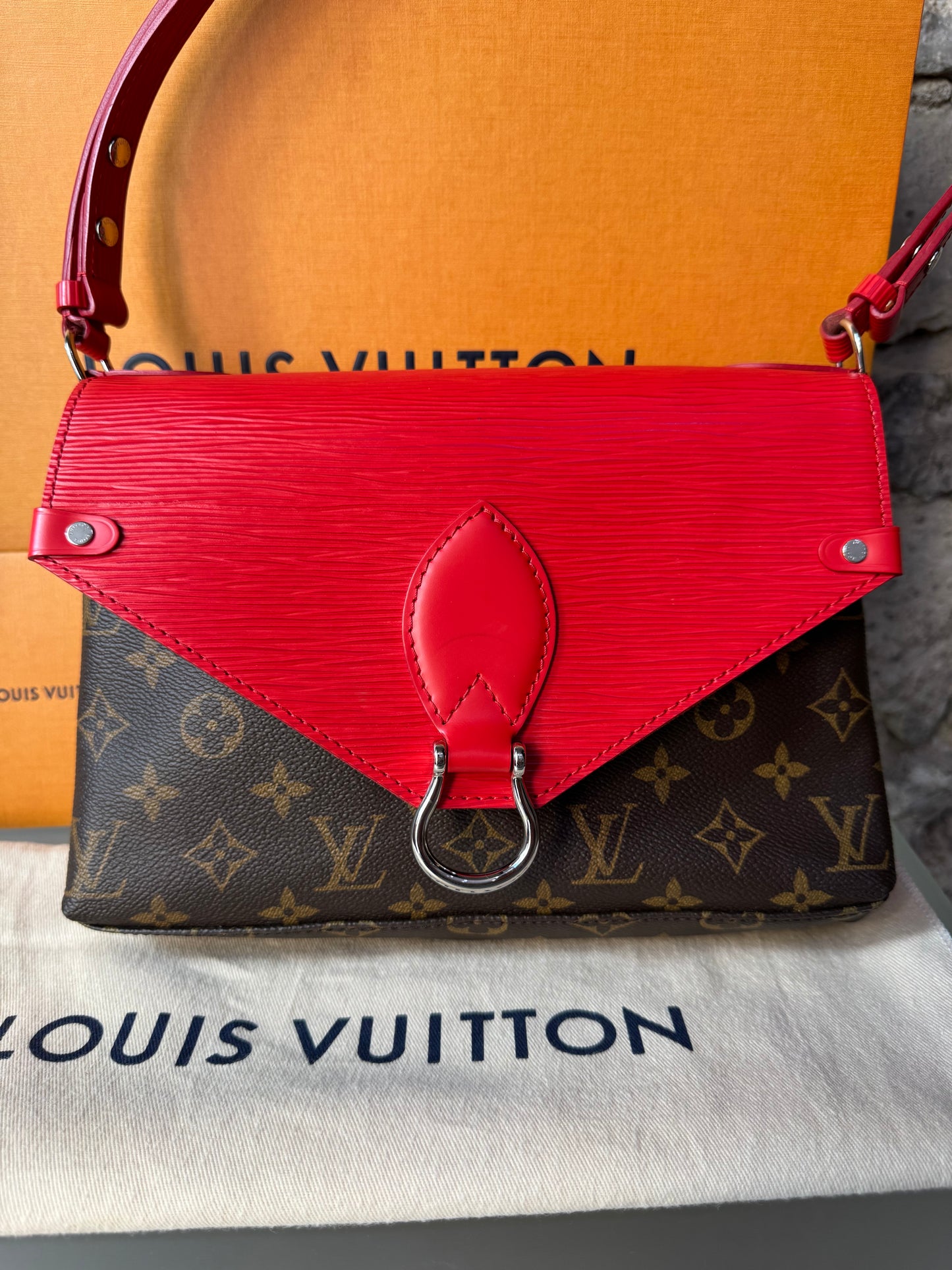 Louis Vuitton Saint Michel Monogram & Epi Leder Coquelicot