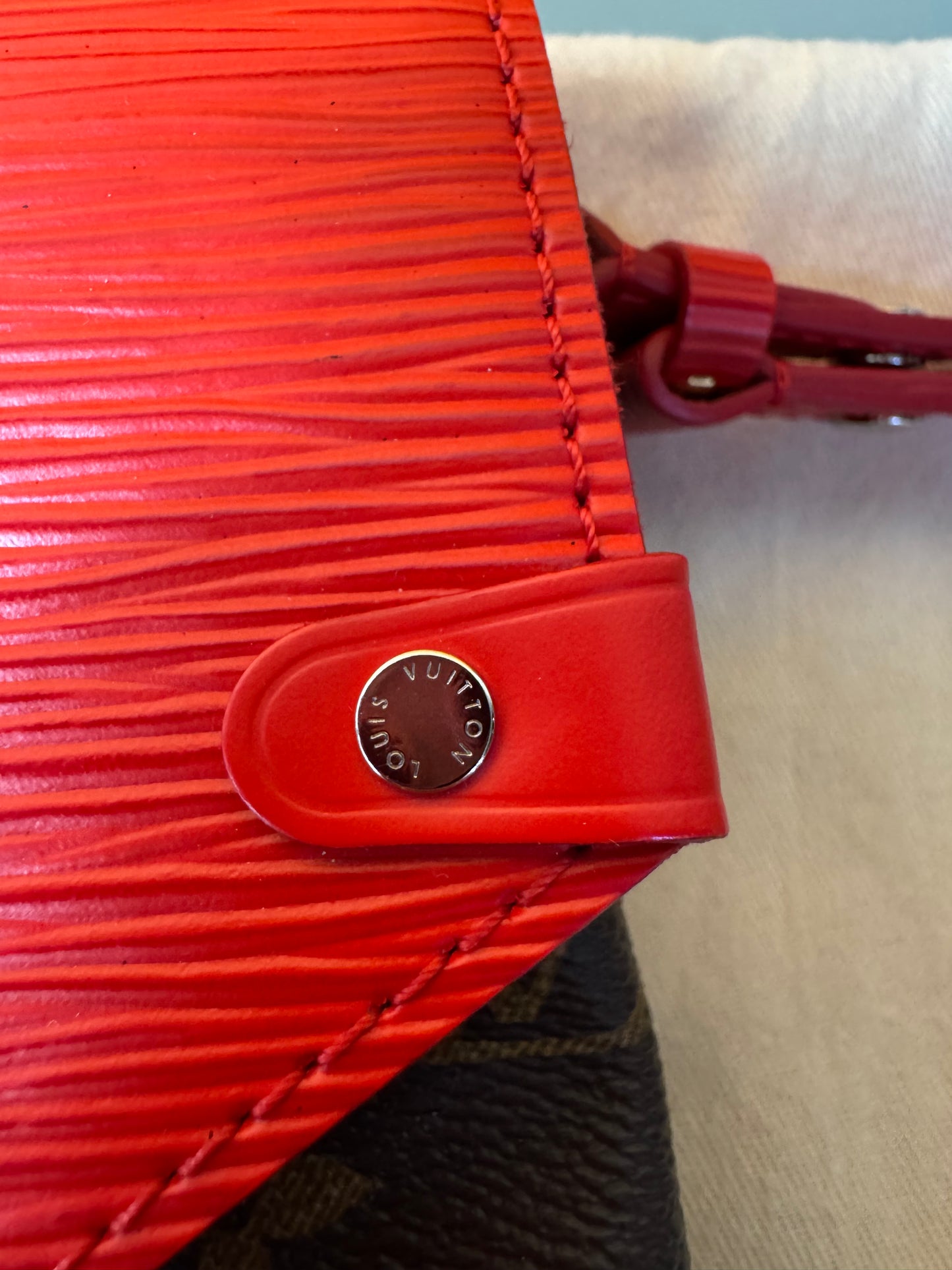 Louis Vuitton Saint Michel Monogram & Epi Leder Coquelicot