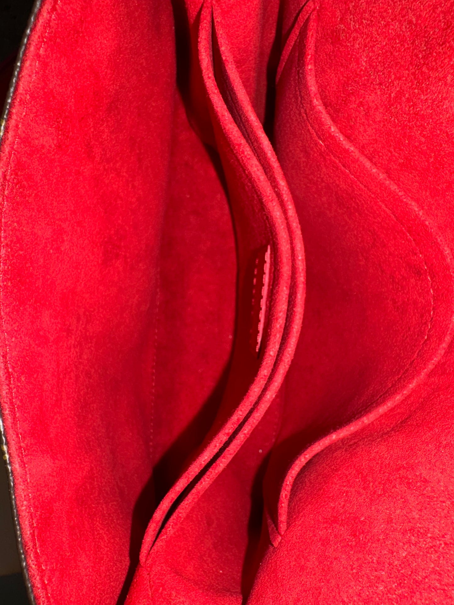Louis Vuitton Saint Michel Monogram & Epi Leder Coquelicot