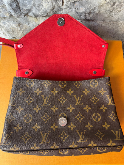 Louis Vuitton Saint Michel Monogram & Epi Leder Coquelicot