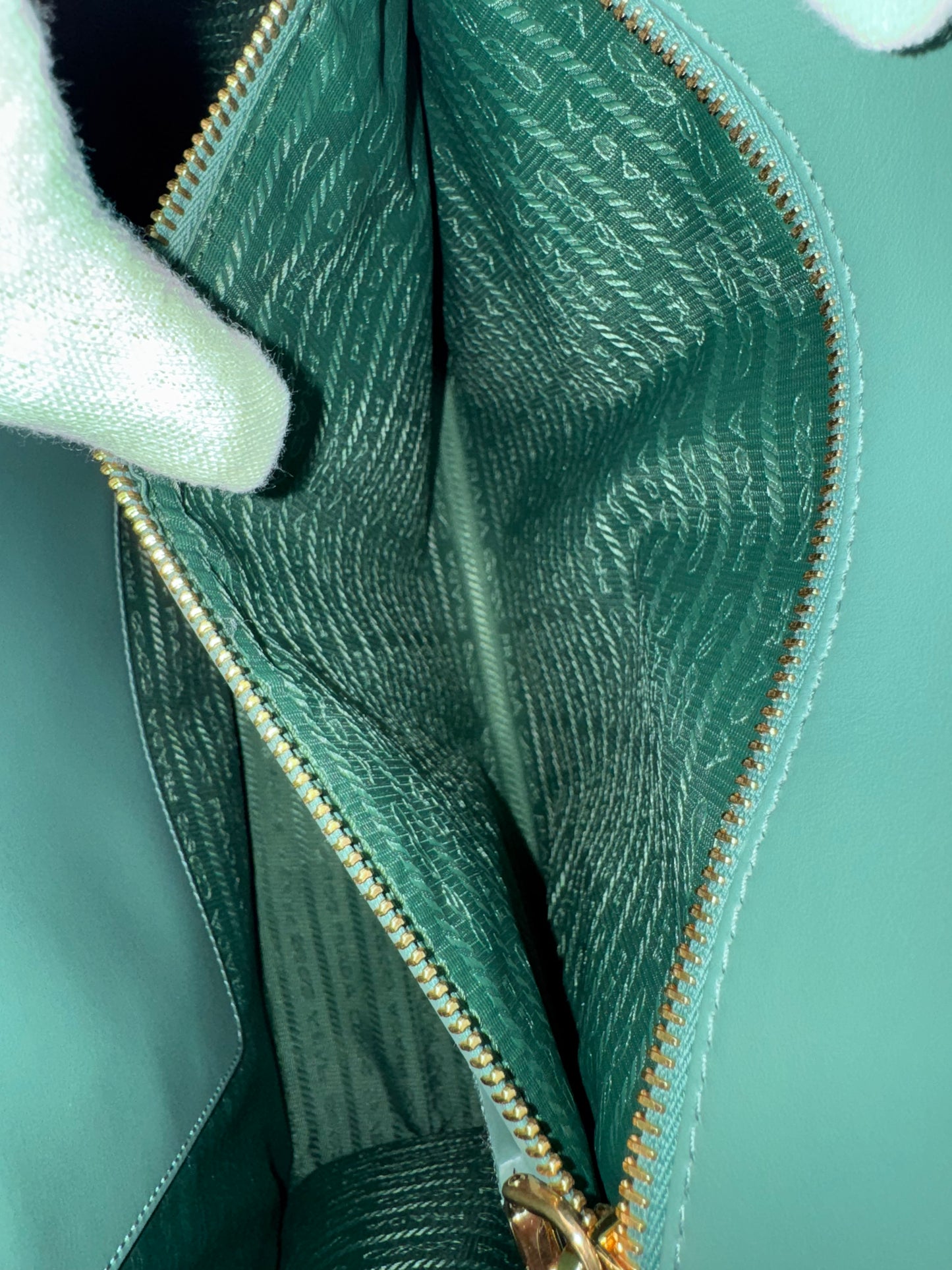Prada Triangolo Jacquard Handtasche Weiß Grün