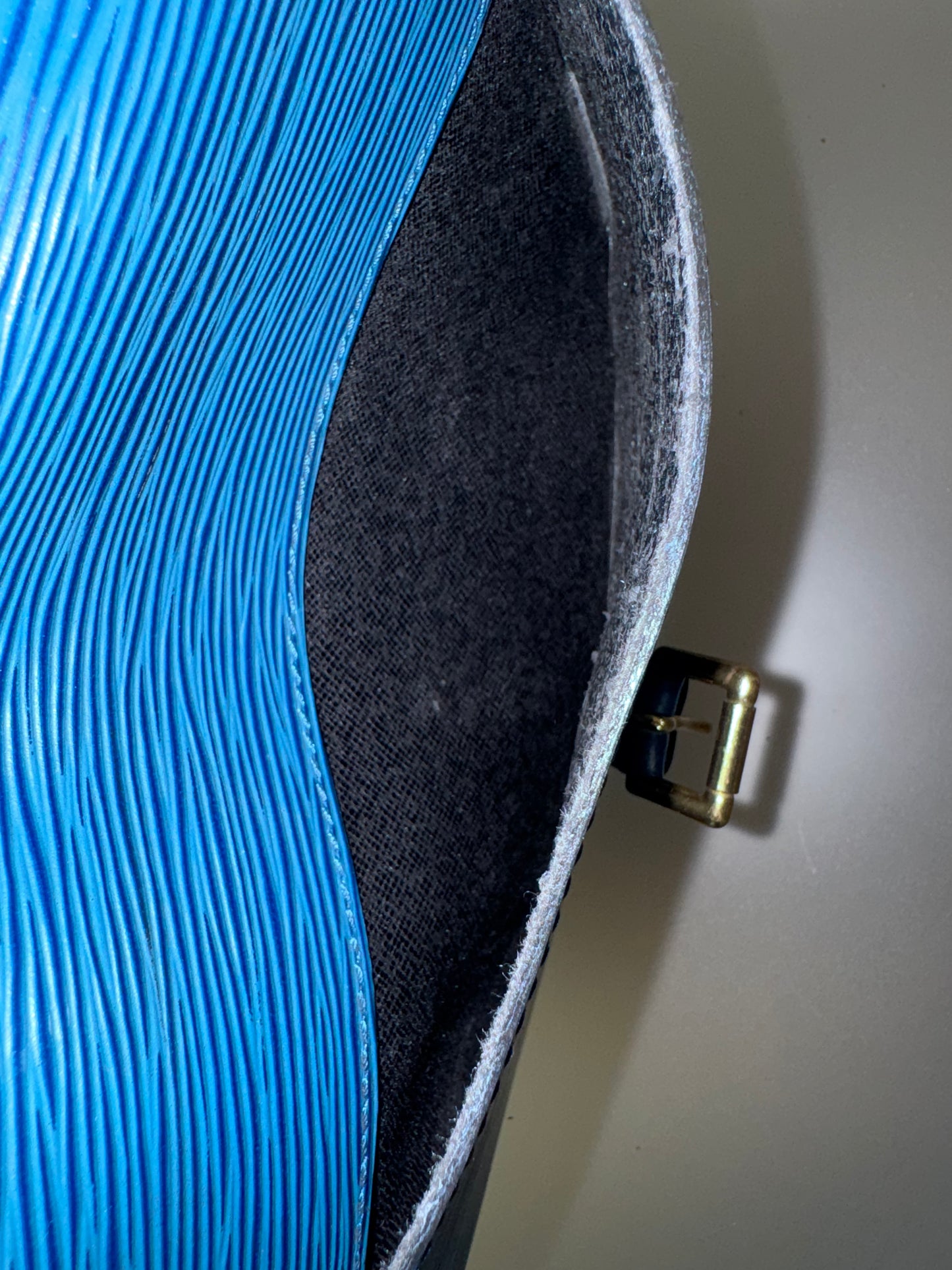 Louis Vuitton Jeune Fille blau Epi Leder
