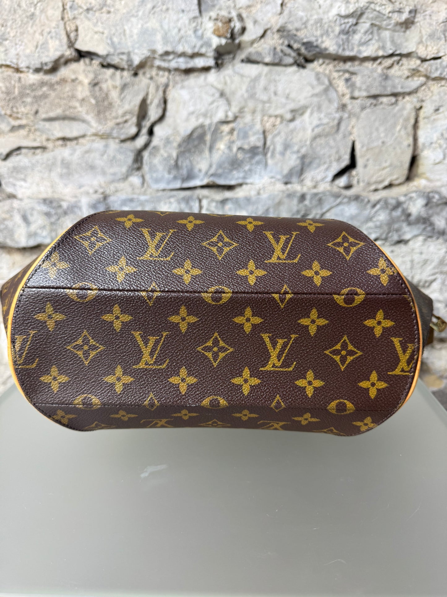 Louis Vuitton Ellipse MM Monogram Canvas