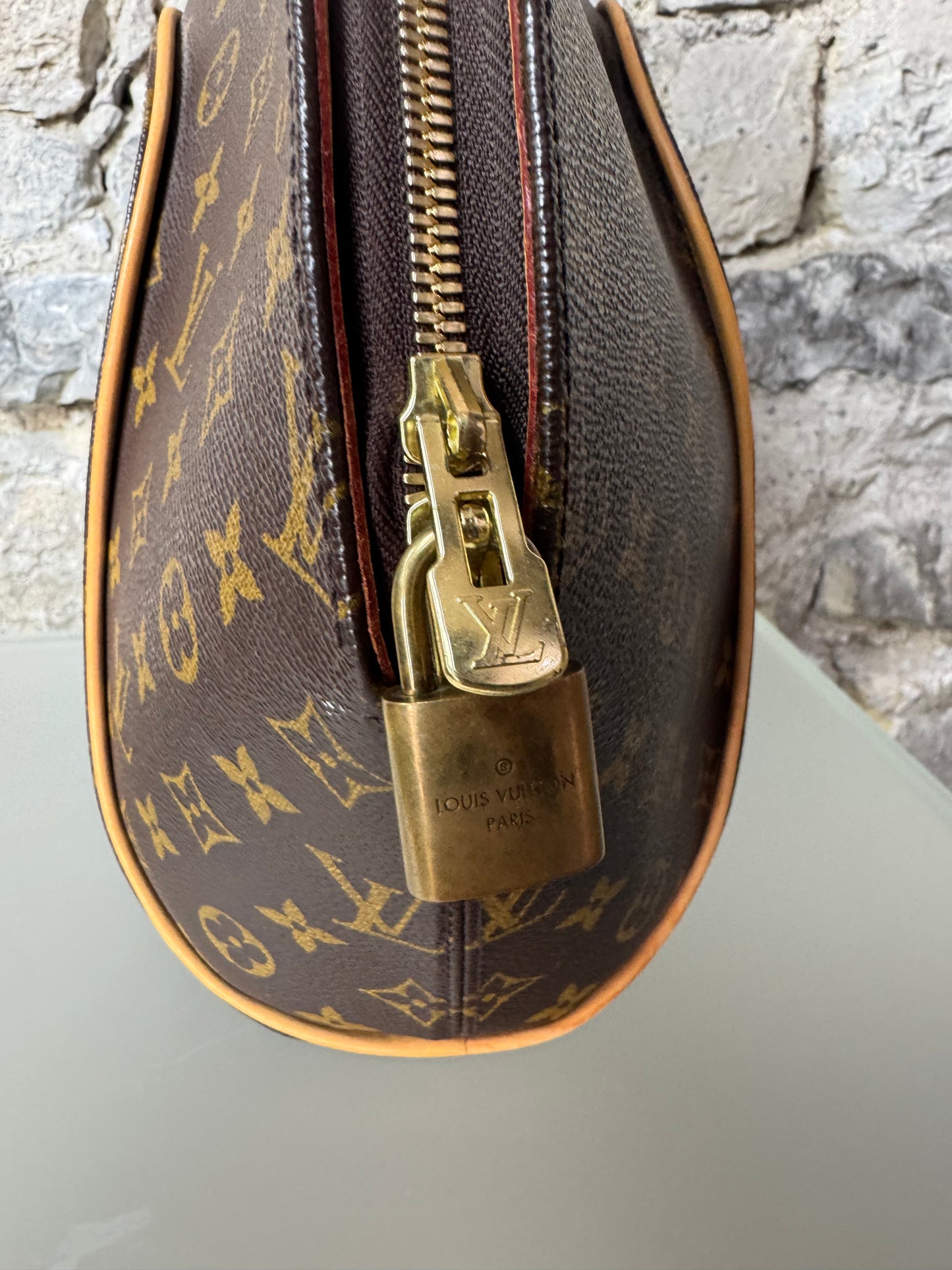 Louis Vuitton Ellipse MM Monogram Canvas