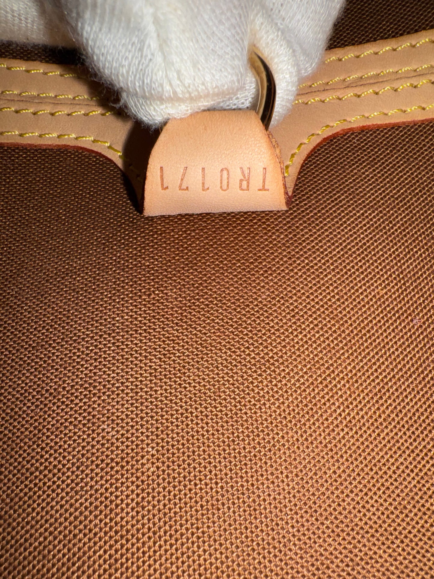 Louis Vuitton Ellipse MM Monogram Canvas