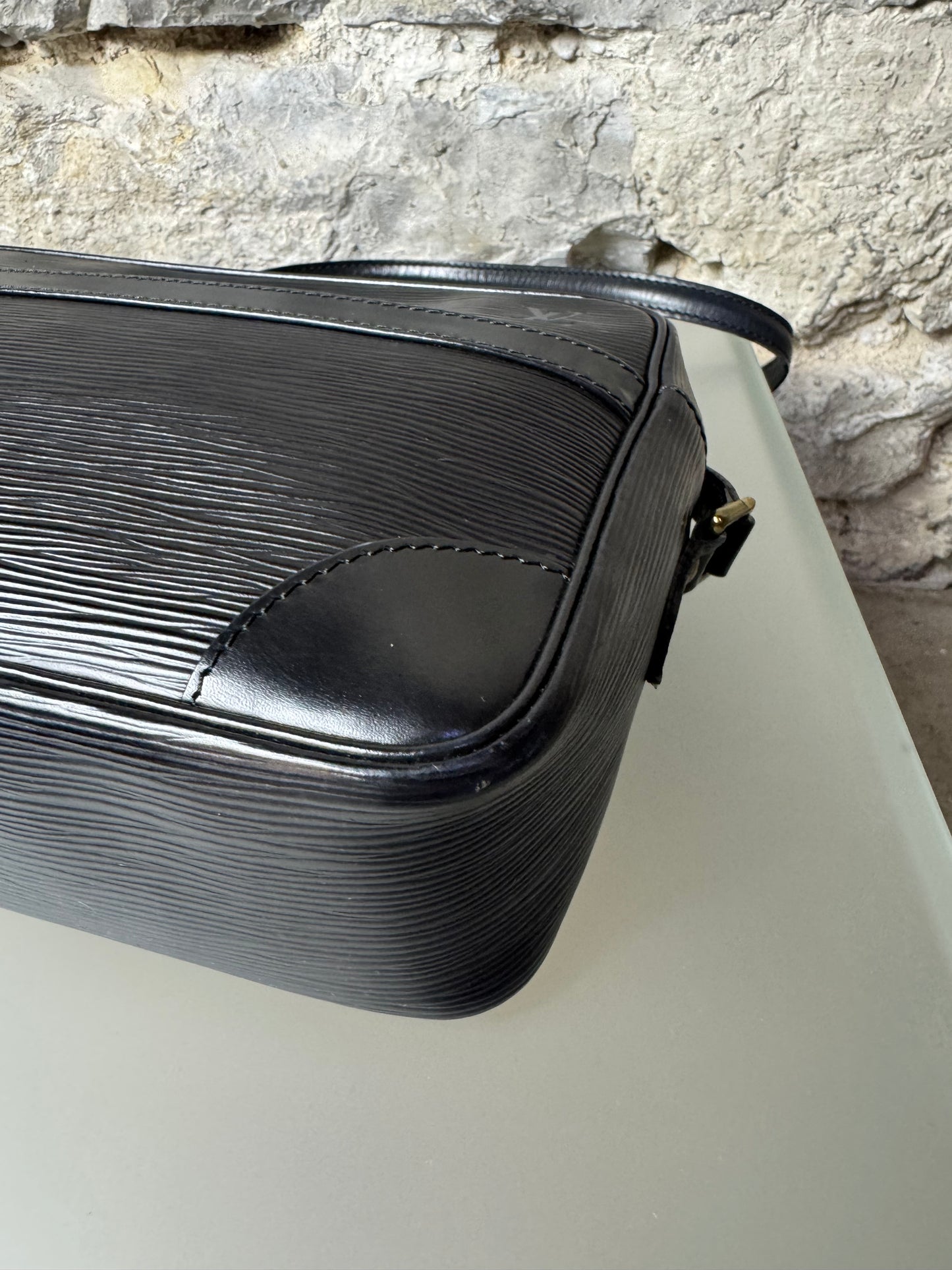 Louis Vuitton Trocadéro 27 Epi Leder Schwarz