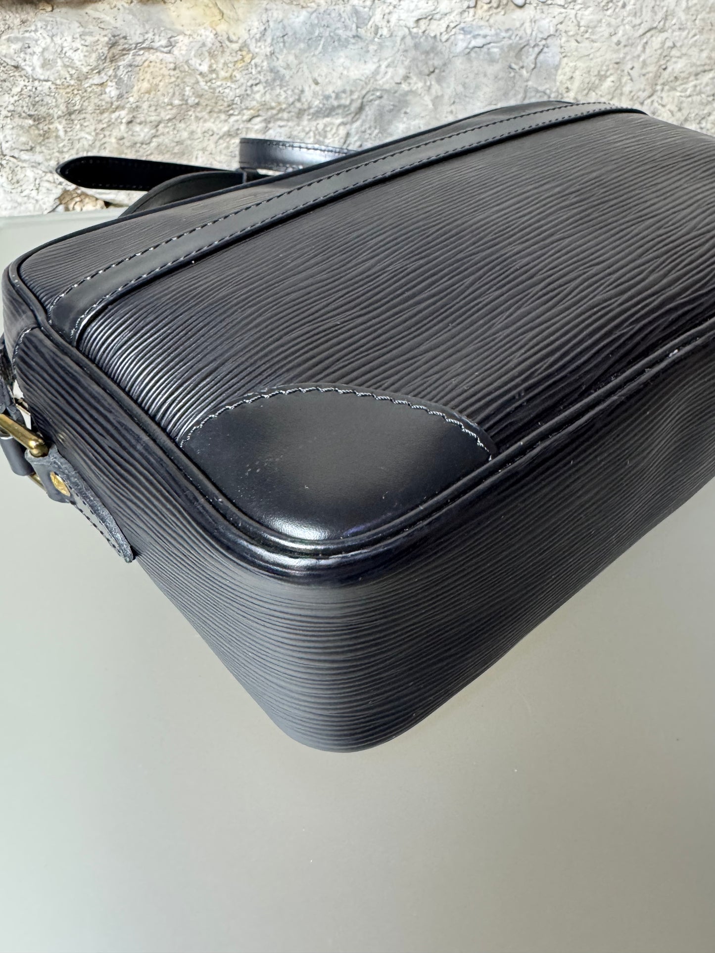 Louis Vuitton Trocadéro 27 Epi Leder Schwarz
