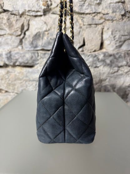 Chanel Vintage CC Chain Shoulder Bag Schwarz