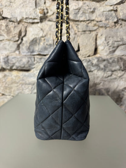 Chanel Vintage CC Chain Shoulder Bag Schwarz