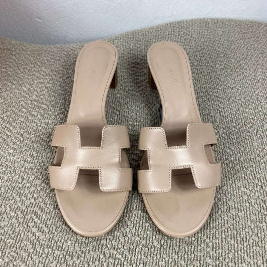 Hermès Oasis Sandalen – Nude – Größe 39