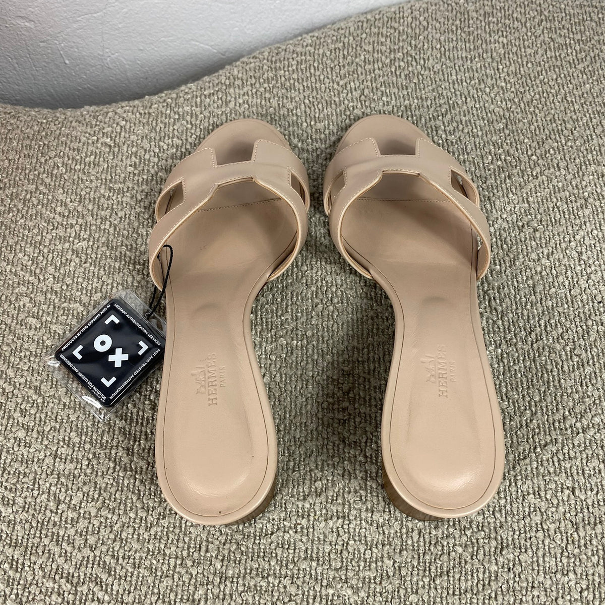 Hermès Oasis Sandalen – Nude – Größe 39