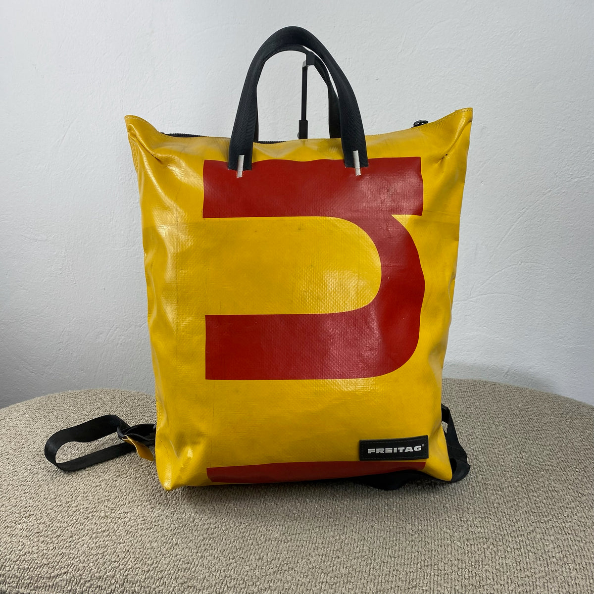 FREITAG Rucksack – Gelb/Rot