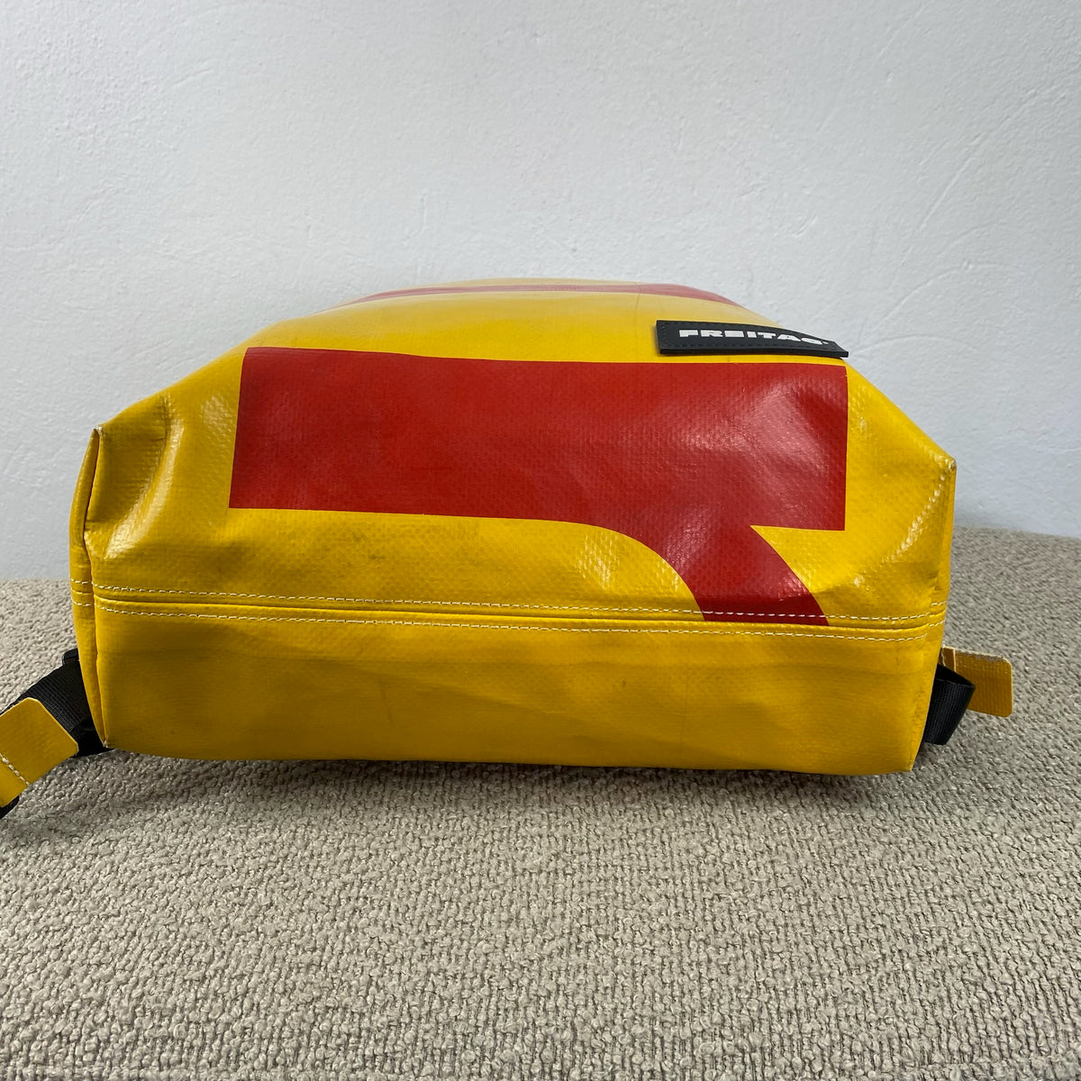 FREITAG Rucksack – Gelb/Rot