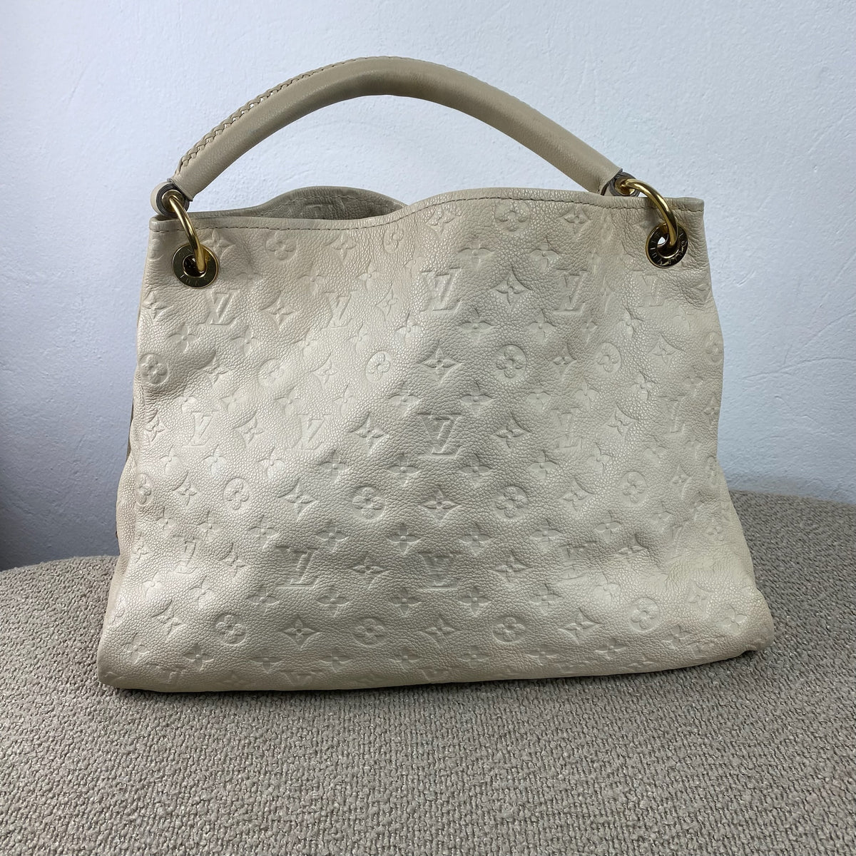 Louis Vuitton Artsy GM – Monogram Empreinte Leder Creme