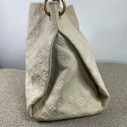 Louis Vuitton Artsy GM – Monogram Empreinte Leder Creme