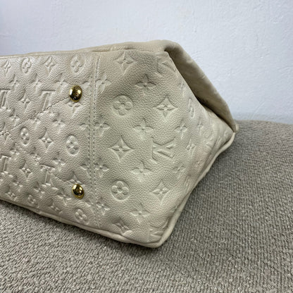 Louis Vuitton Artsy GM – Monogram Empreinte Leder Creme