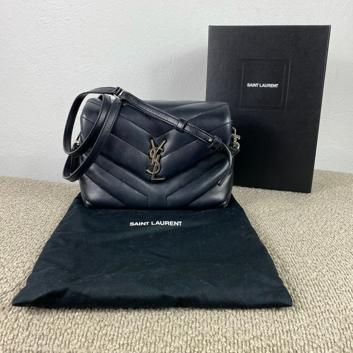 Saint Laurent Loulou Mini – Schwarz