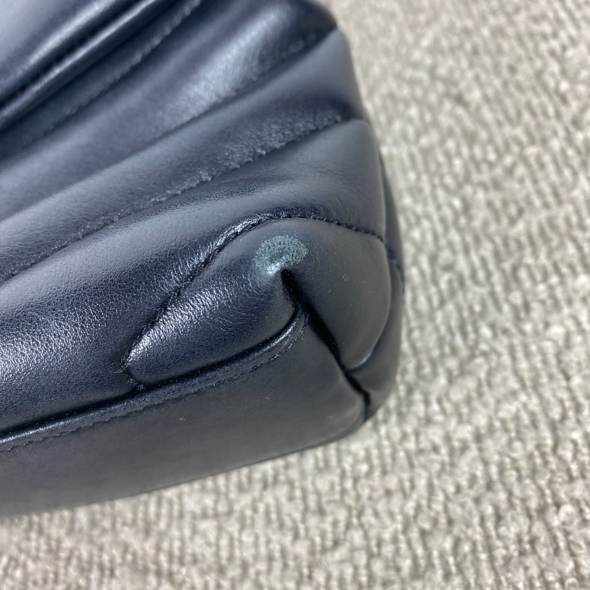 Saint Laurent Loulou Mini – Schwarz