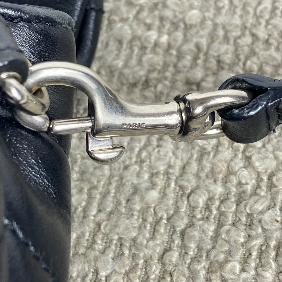 Saint Laurent Loulou Mini – Schwarz