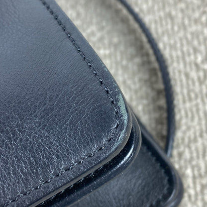 Chloé Faye Medium – Schwarz